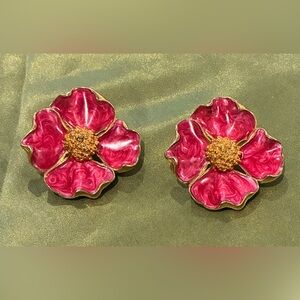 Vintage Avon Dogwood Clip on Earrings